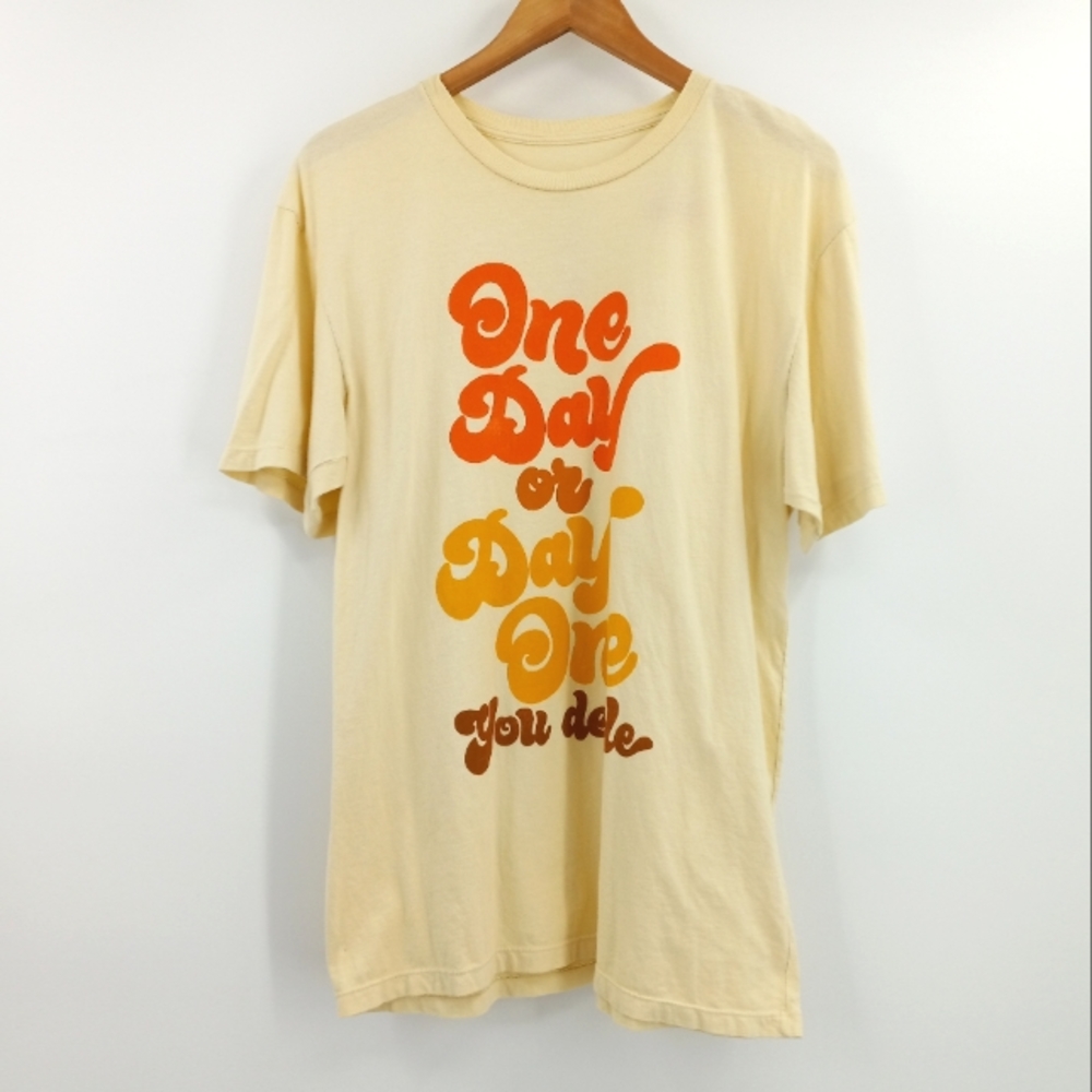 LIFE CLOTHING CO. TShirt Women's M One Day Or Day One You Decide Retro Graphic
